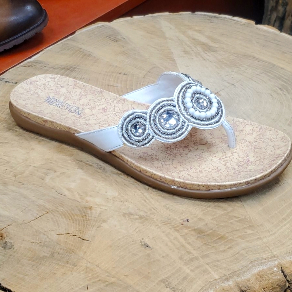 Brand New Kenneth Cole Womans Sandle